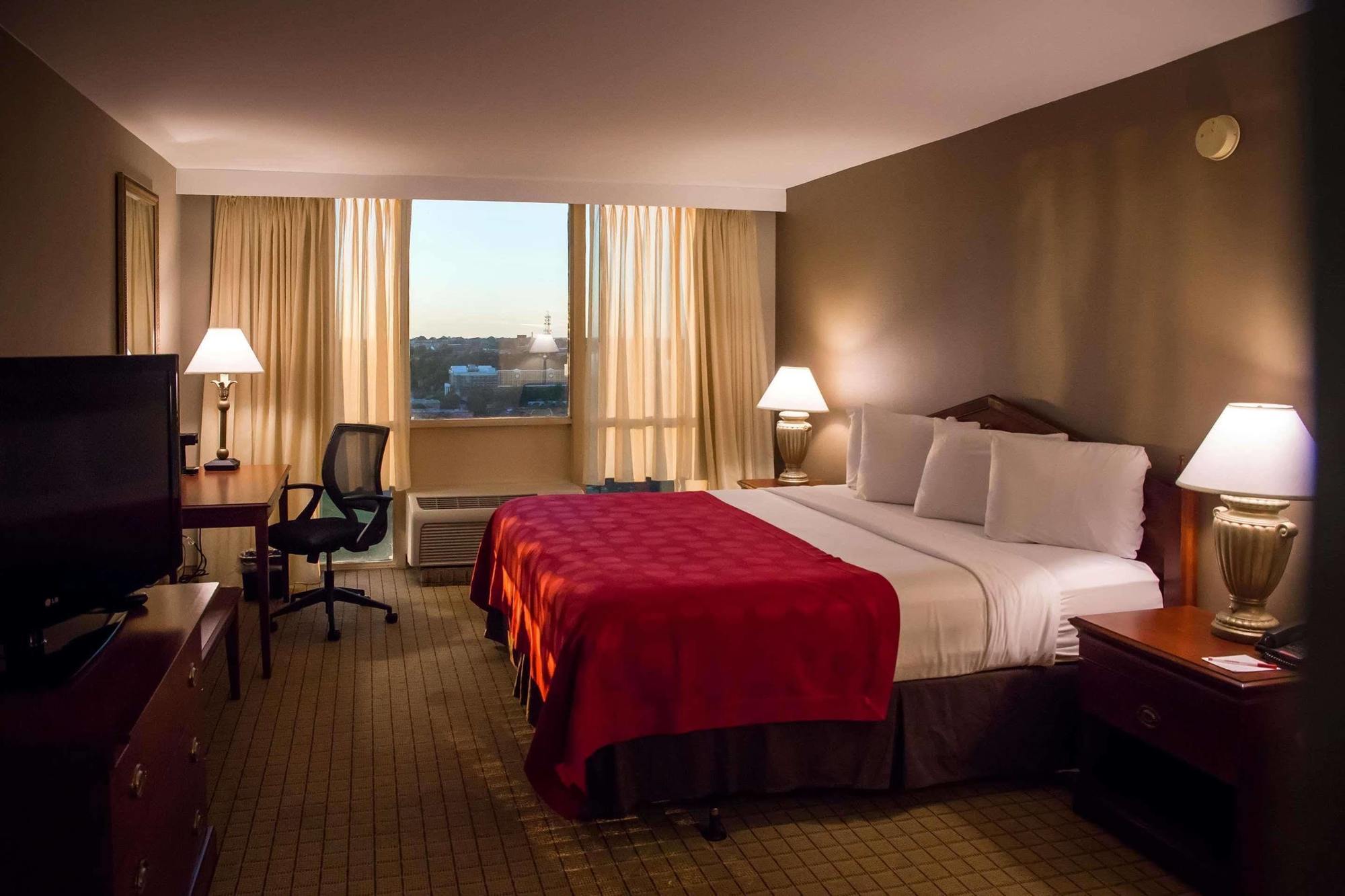 Ramada Plaza By Wyndham Atlanta Downtown Capitol Park Ξενοδοχείο Εξωτερικό φωτογραφία